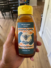 Load image into Gallery viewer, Local Raw Honey - 1 Pound